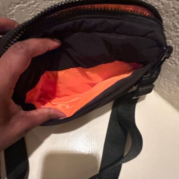 Pajar Canada Nylon Bag Black Adjustable Strap Winter Travel Gorpcore Sporty NWT - Picture 4 of 14